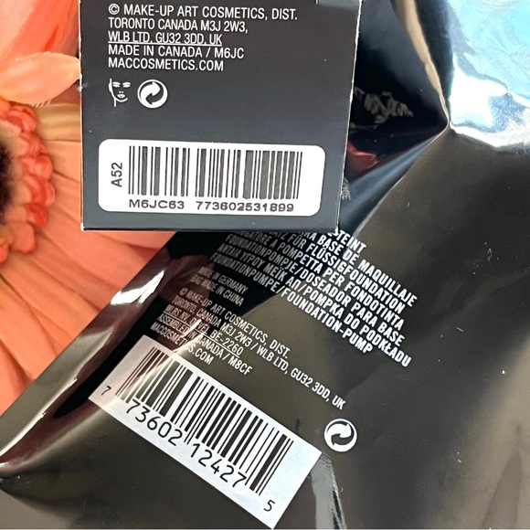 MAC *Bundle* Studio Fix Foundation N4.5 + PUMP *DISCONTINUED* - Picture 11 of 12